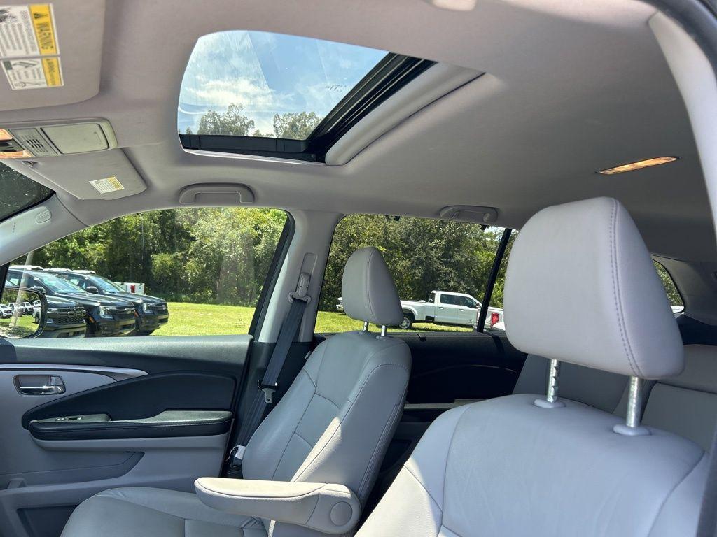 used 2021 Honda Pilot car, priced at $26,358