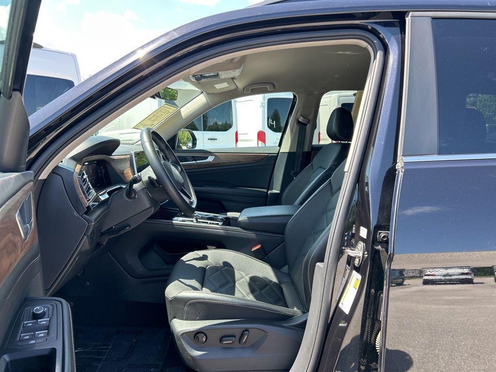 used 2024 Volkswagen Atlas car, priced at $30,865