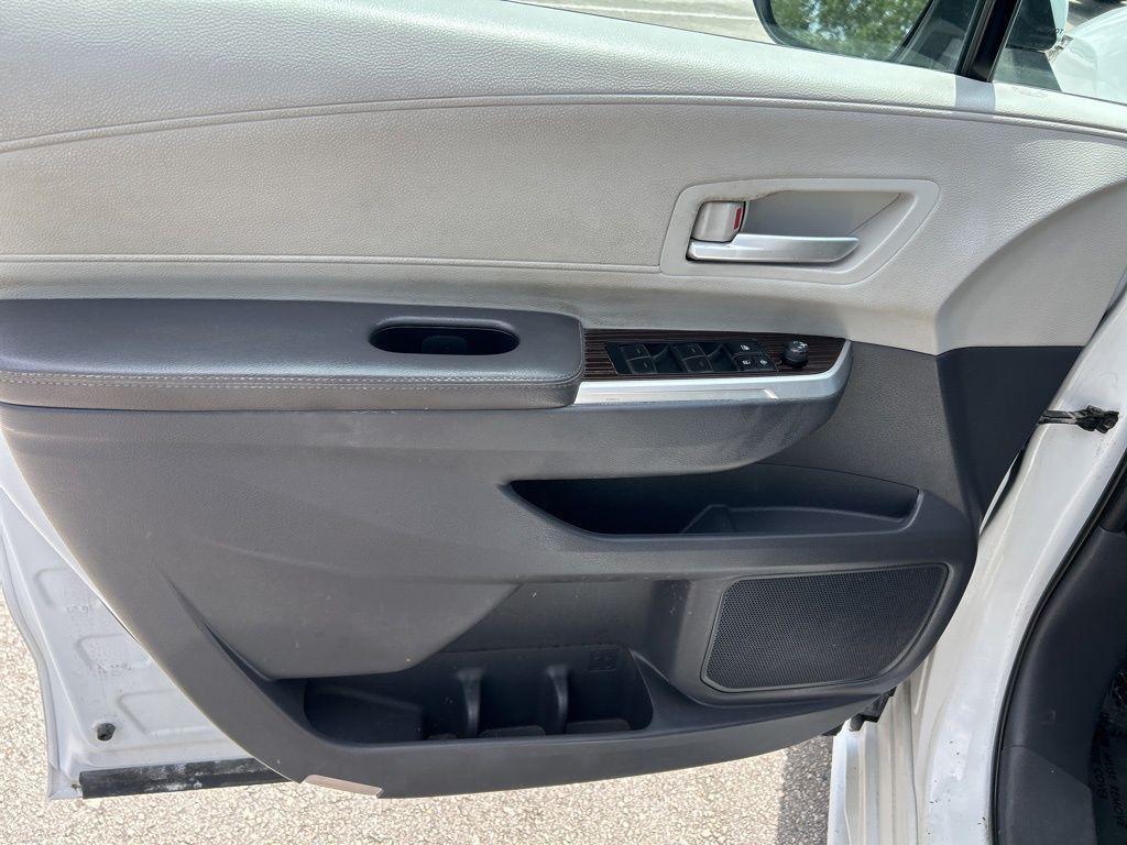 used 2023 Toyota Sienna car, priced at $36,027