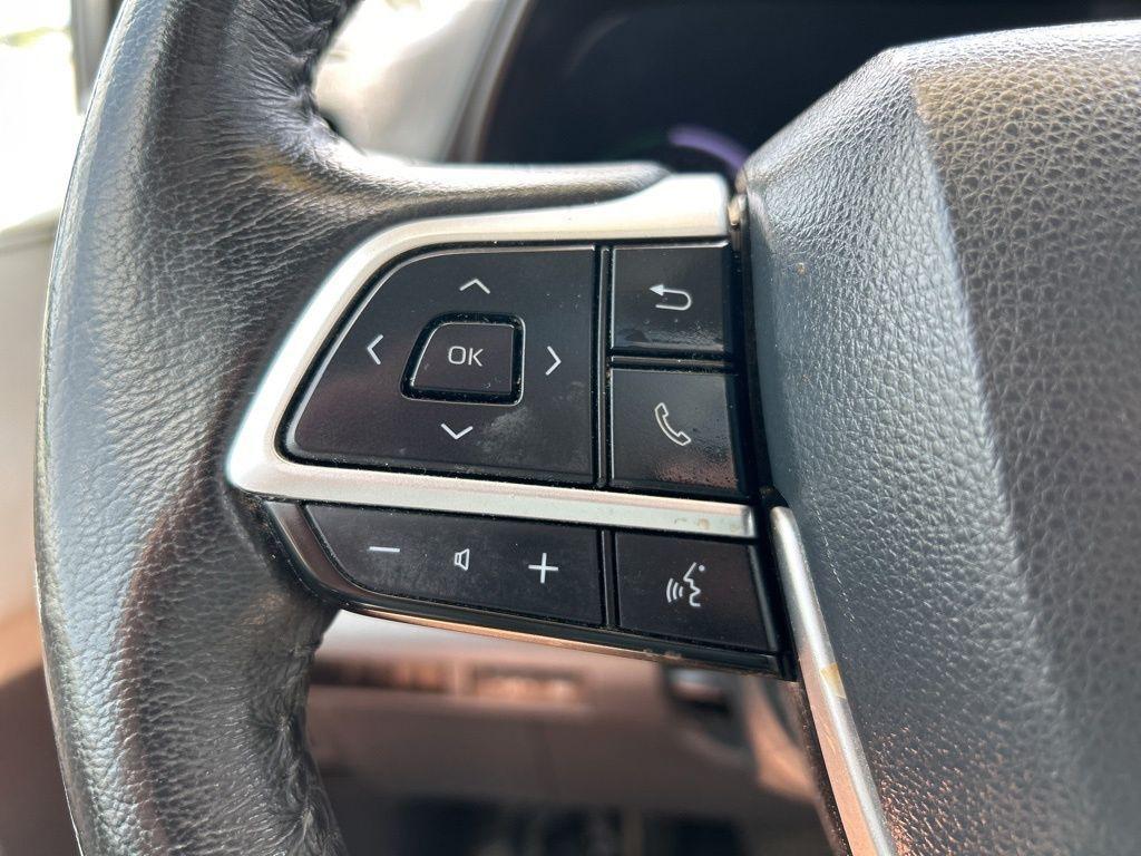 used 2023 Toyota Sienna car, priced at $36,027