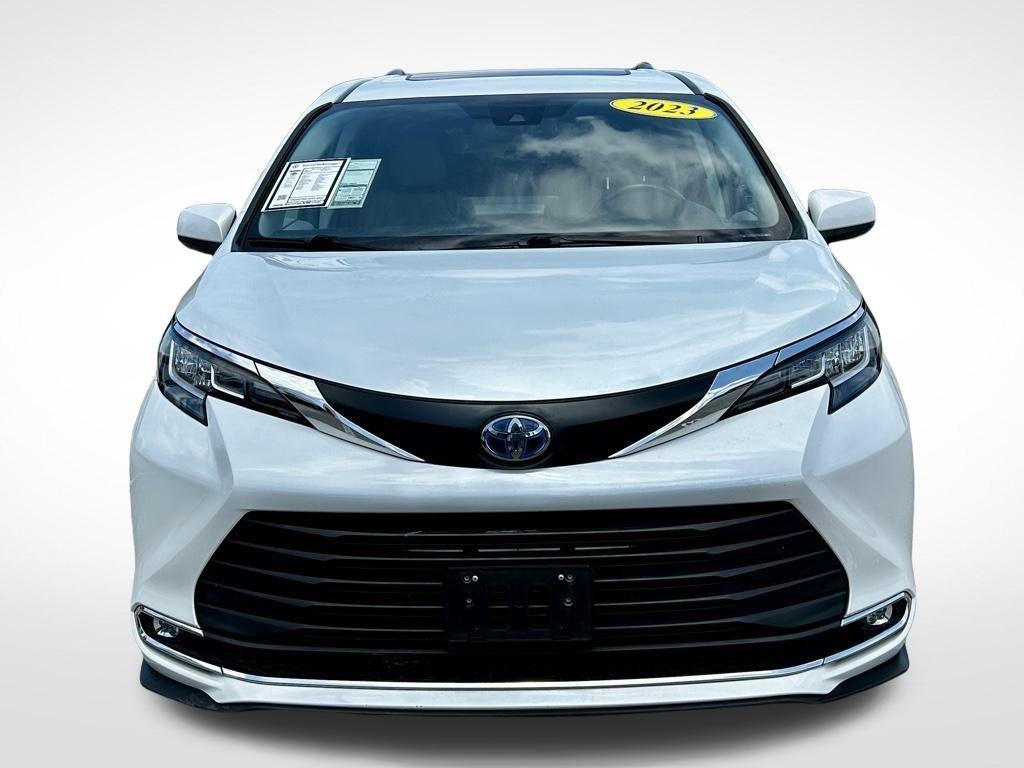 used 2023 Toyota Sienna car, priced at $36,027