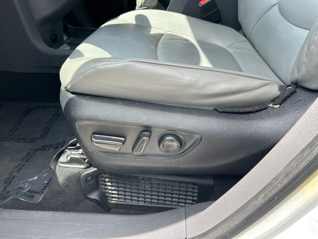 used 2023 Toyota Sienna car, priced at $36,027