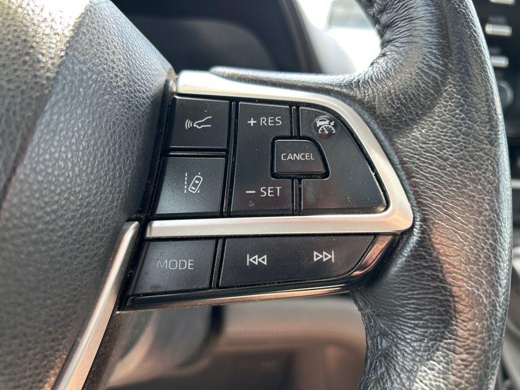 used 2023 Toyota Sienna car, priced at $36,027