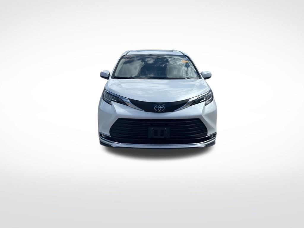 used 2023 Toyota Sienna car, priced at $36,027