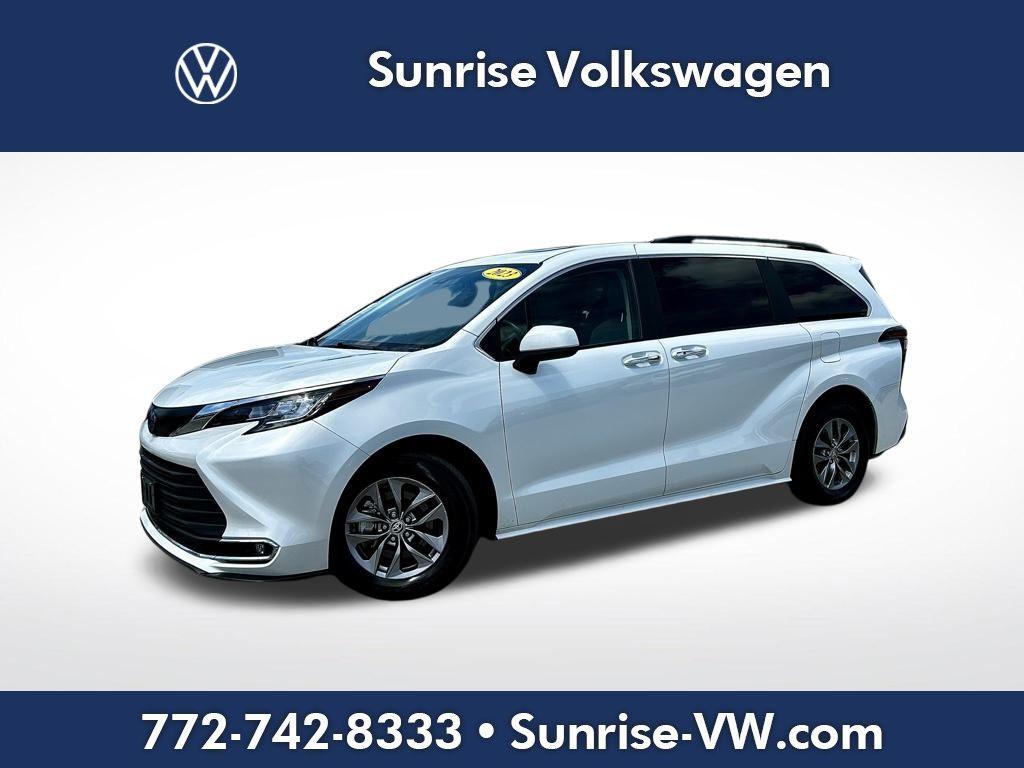 used 2023 Toyota Sienna car, priced at $33,531