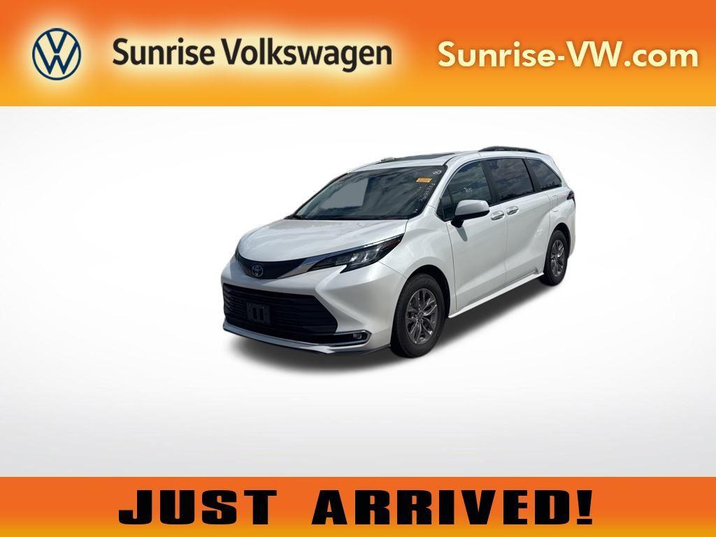 used 2023 Toyota Sienna car, priced at $36,027