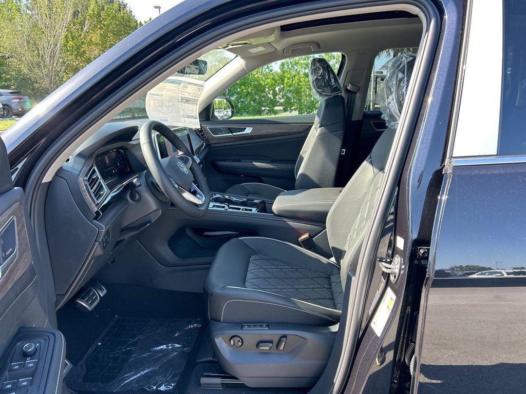 new 2025 Volkswagen Atlas car, priced at $48,340