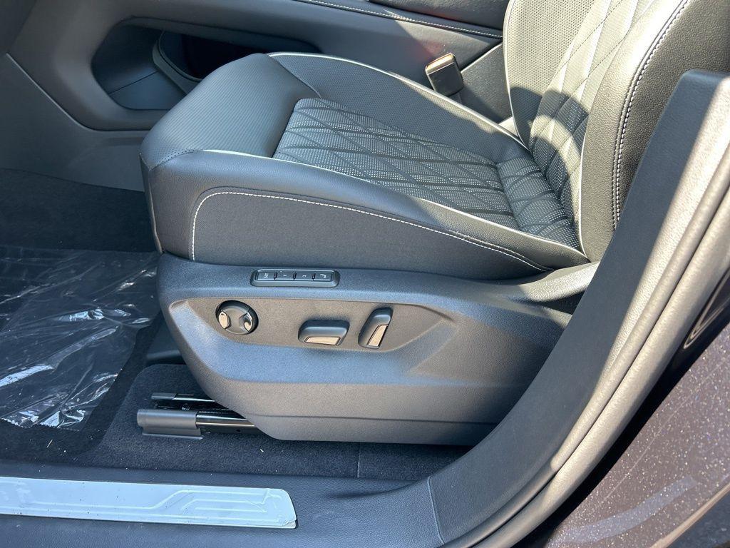 new 2025 Volkswagen Atlas car, priced at $48,340