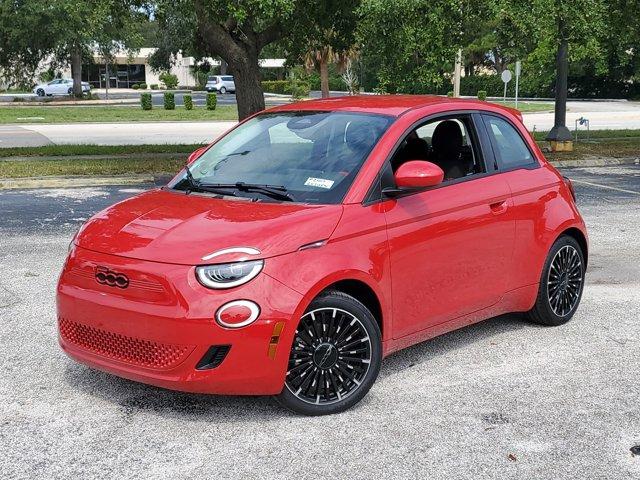 new 2024 FIAT 500e car