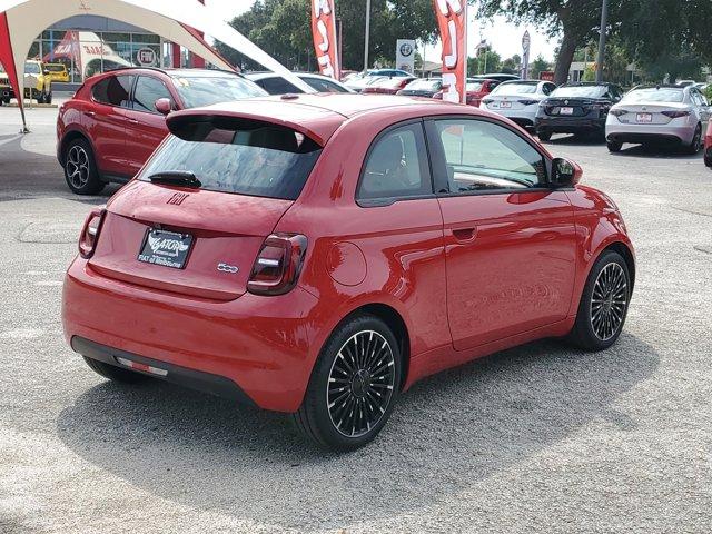 new 2024 FIAT 500e car