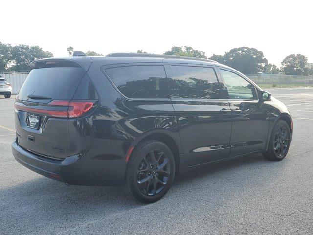 used 2021 Chrysler Pacifica car, priced at $39,895