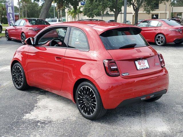 new 2024 FIAT 500e car