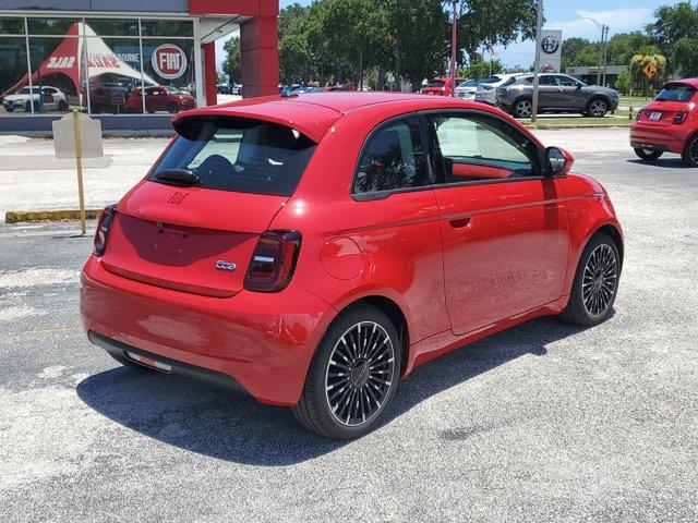 new 2024 FIAT 500e car