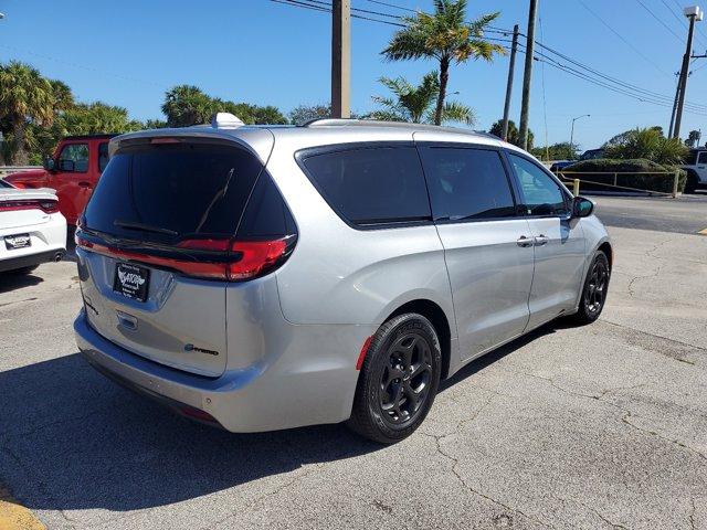 used 2021 Chrysler Pacifica car