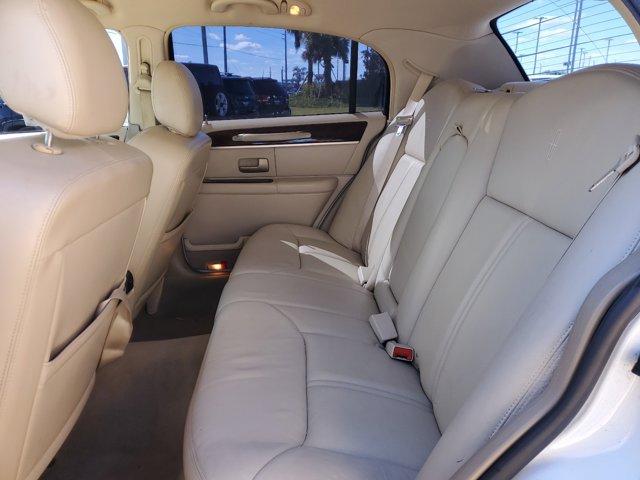 used 2008 Lincoln Town Car car, priced at $7,995