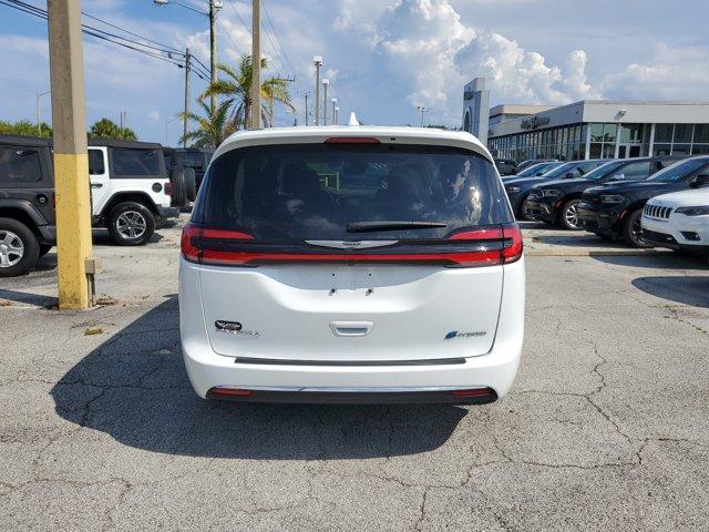 used 2022 Chrysler Pacifica car, priced at $31,422