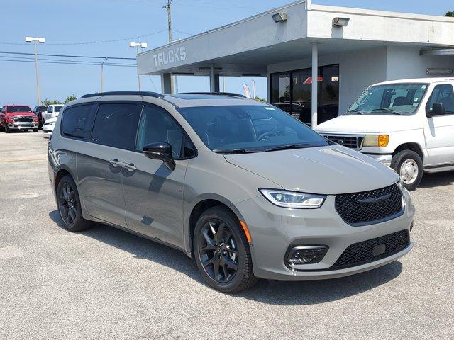 new 2025 Chrysler Pacifica car, priced at $50,715