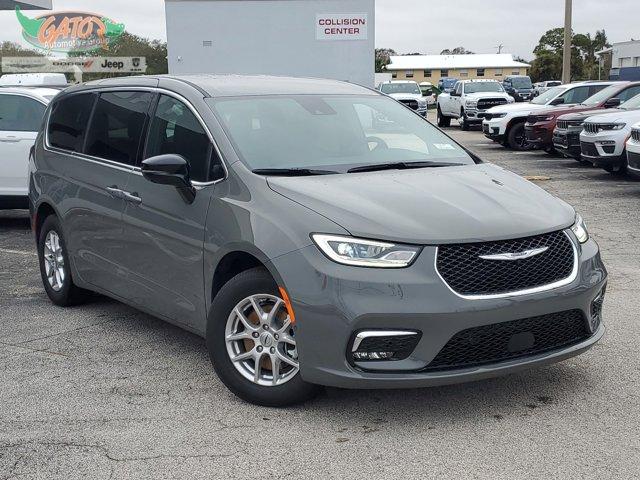 new 2025 Chrysler Pacifica car, priced at $43,874