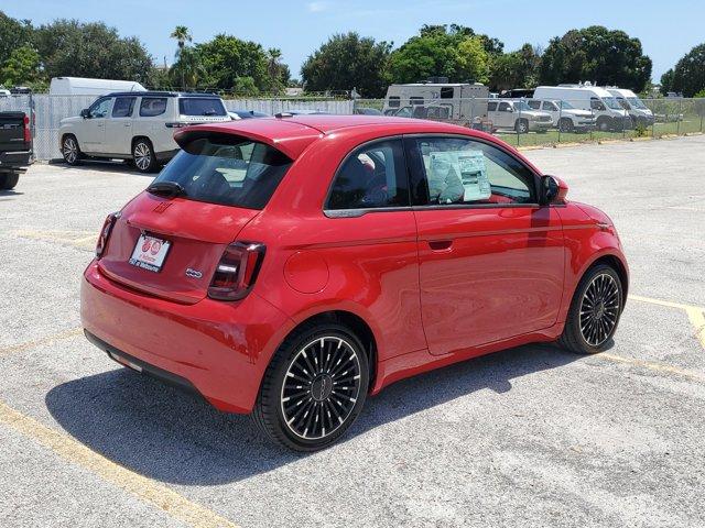 new 2024 FIAT 500e car