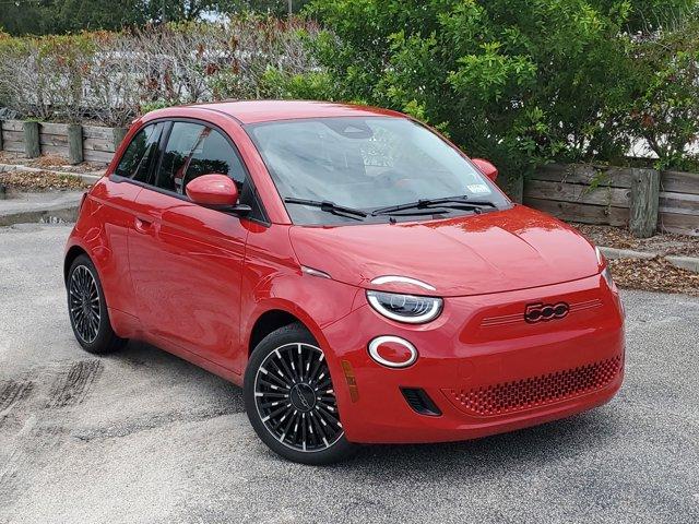 new 2024 FIAT 500e car