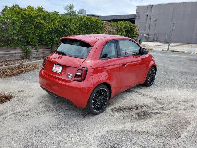 new 2024 FIAT 500e car