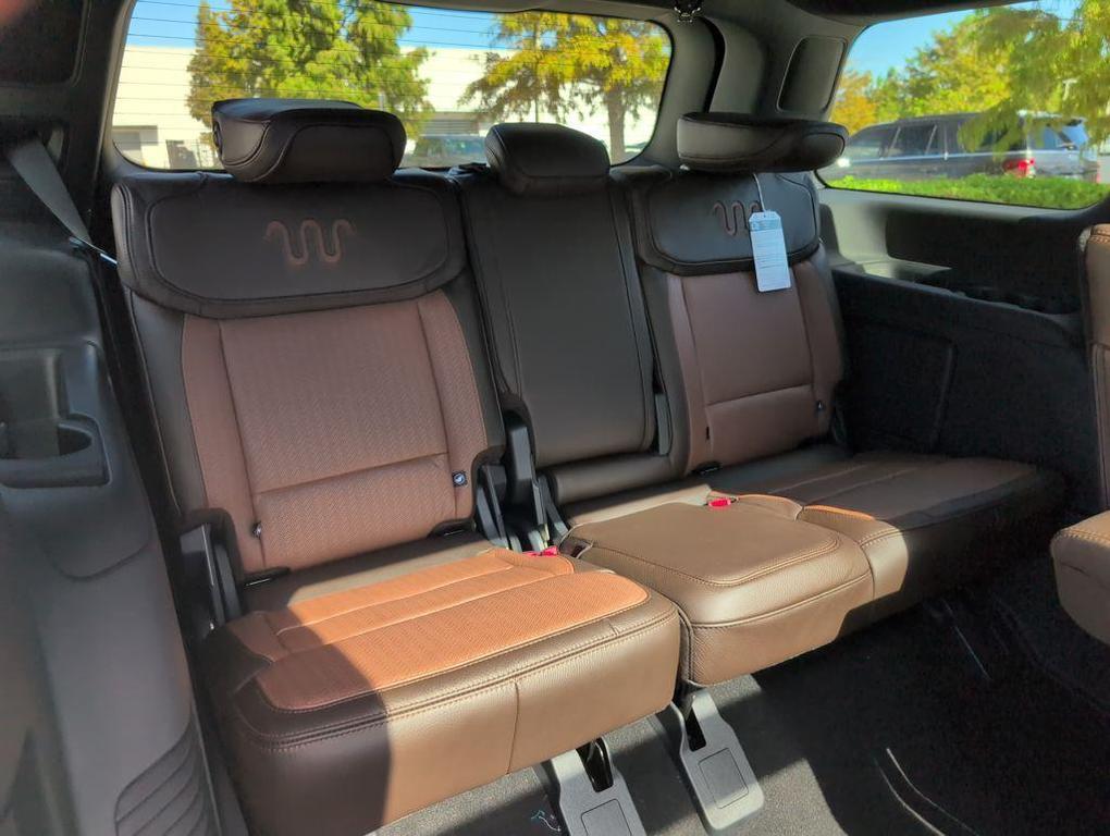 new 2025 Ford Expedition car, priced at $83,881