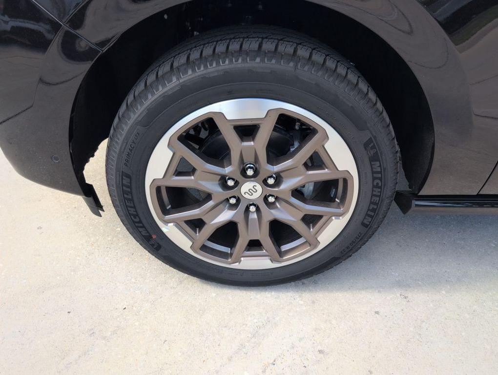 new 2025 Ford Expedition car, priced at $83,881