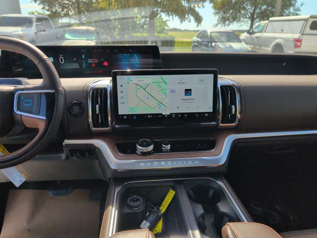 new 2025 Ford Expedition car, priced at $83,881