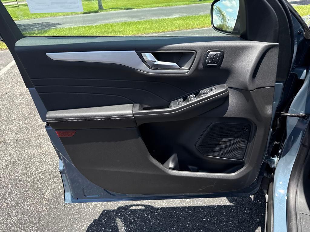 new 2025 Ford Escape PHEV car, priced at $34,826