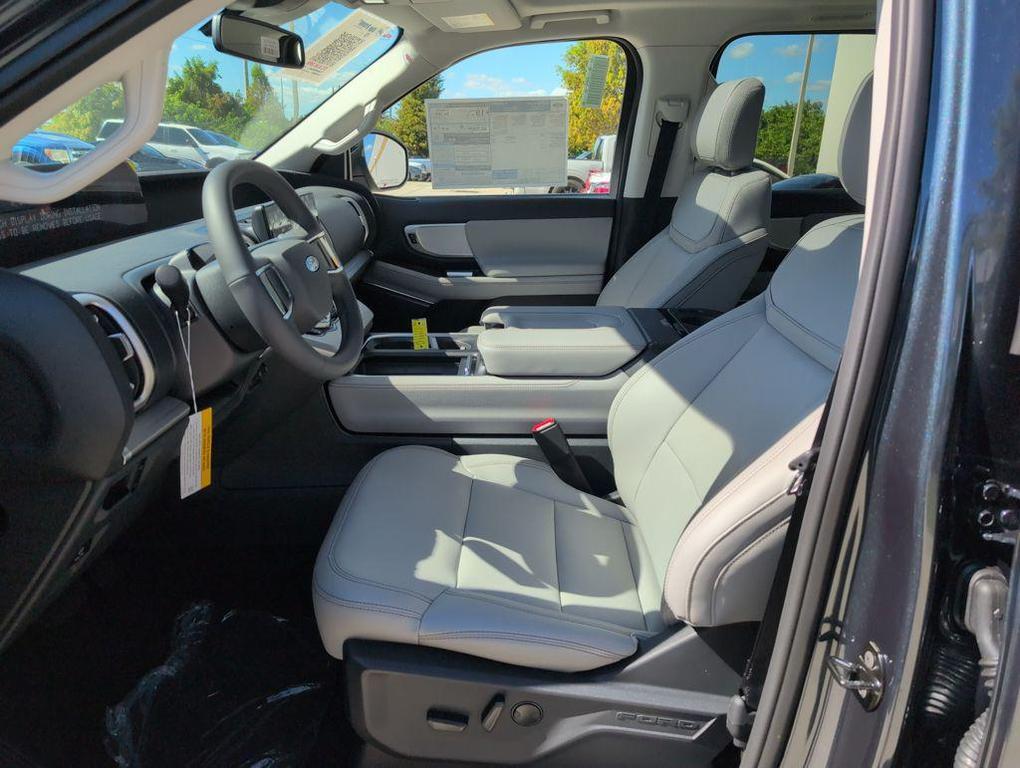 new 2025 Ford Expedition car, priced at $68,258