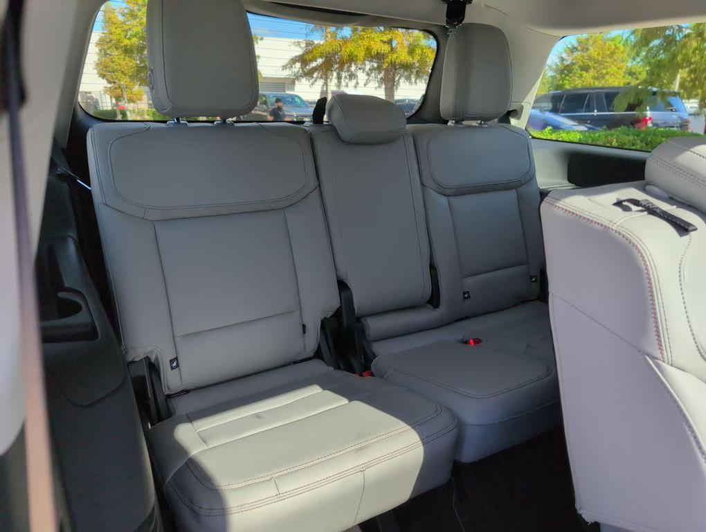 new 2025 Ford Expedition car, priced at $68,258