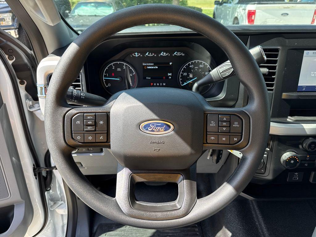 new 2025 Ford F-450 car, priced at $76,610