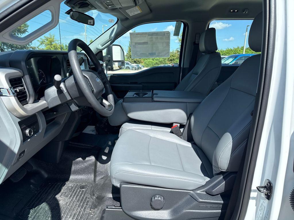 new 2025 Ford F-450 car, priced at $76,610