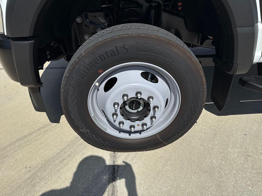 new 2025 Ford F-450 car, priced at $76,610
