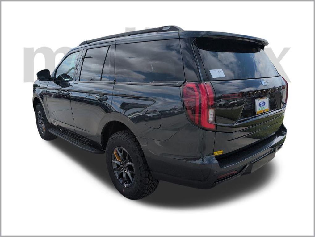 new 2025 Ford Expedition car, priced at $81,802