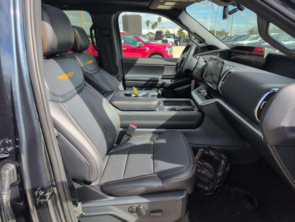 new 2025 Ford Expedition car, priced at $81,802