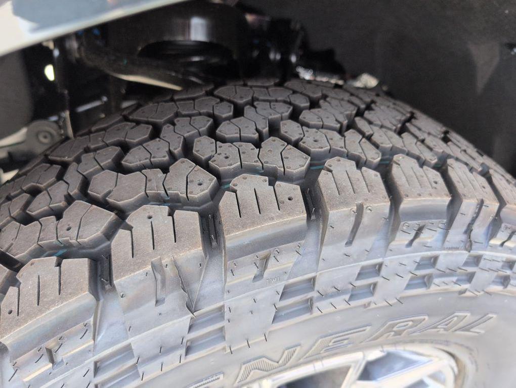 new 2025 Ford Expedition car, priced at $81,802