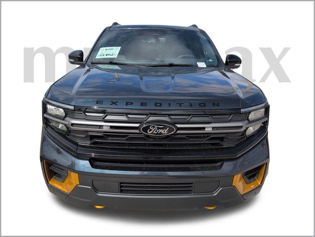 new 2025 Ford Expedition car, priced at $81,802