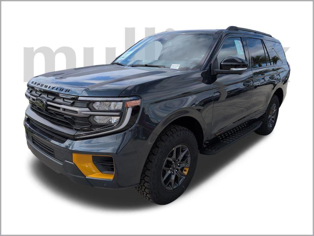 new 2025 Ford Expedition car, priced at $81,802