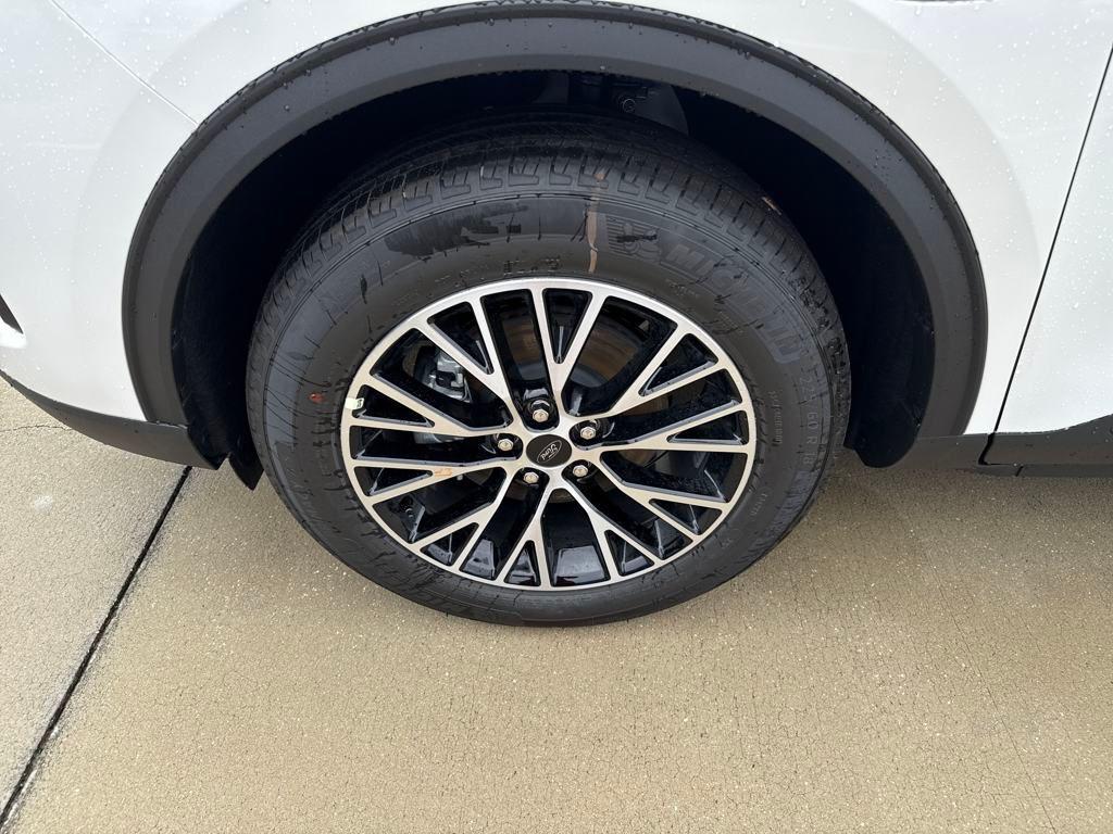 new 2025 Ford Escape PHEV car, priced at $35,562