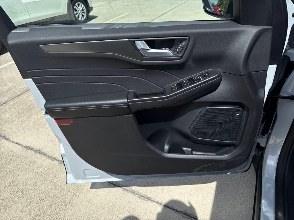 new 2025 Ford Escape PHEV car, priced at $30,567