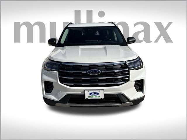 new 2025 Ford Explorer car, priced at $39,824