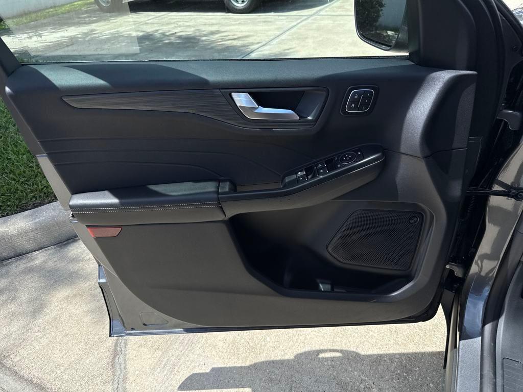 new 2025 Ford Escape PHEV car, priced at $34,627