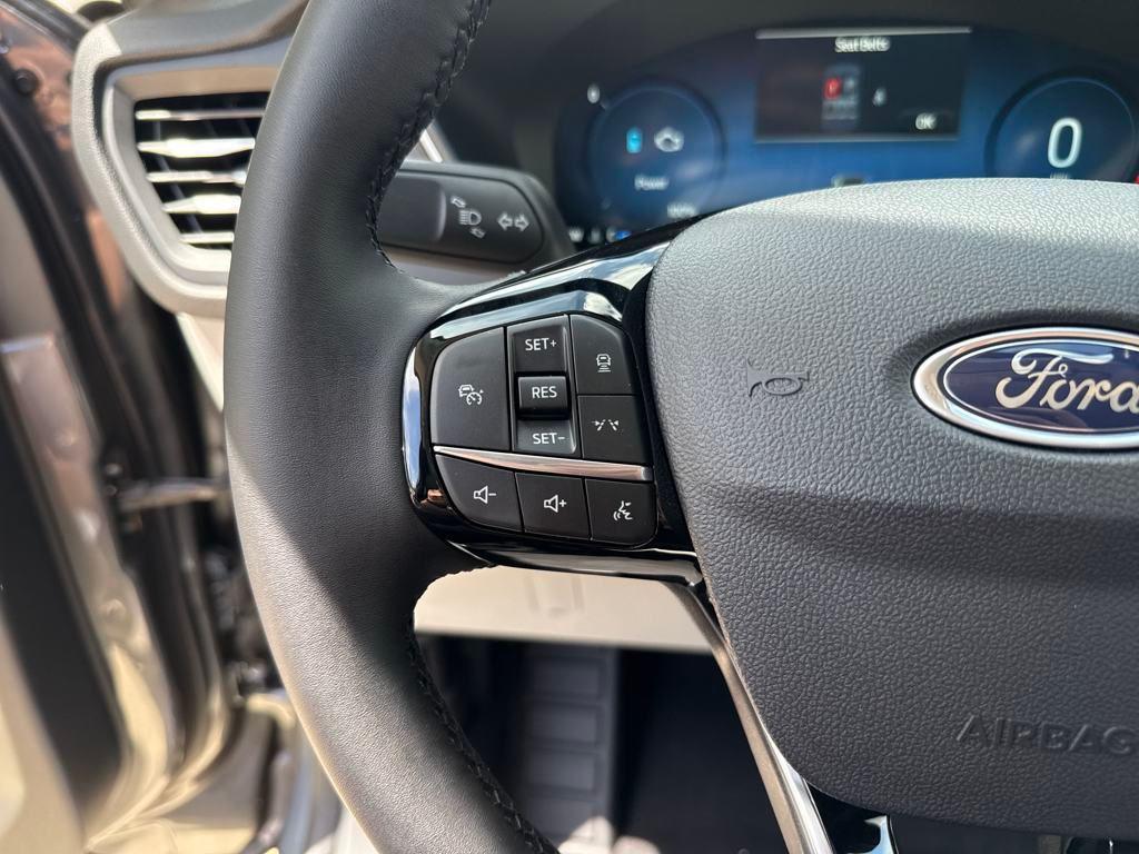 new 2025 Ford Escape PHEV car, priced at $34,627