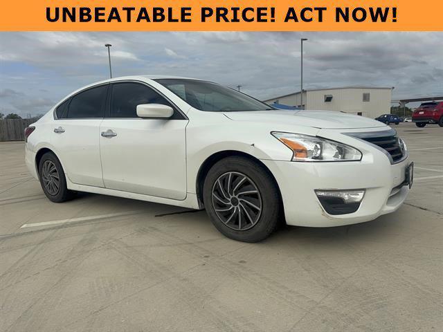 used 2014 Nissan Altima car, priced at $10,977