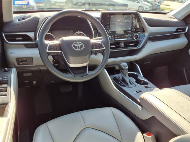 used 2022 Toyota Highlander car, priced at $36,483