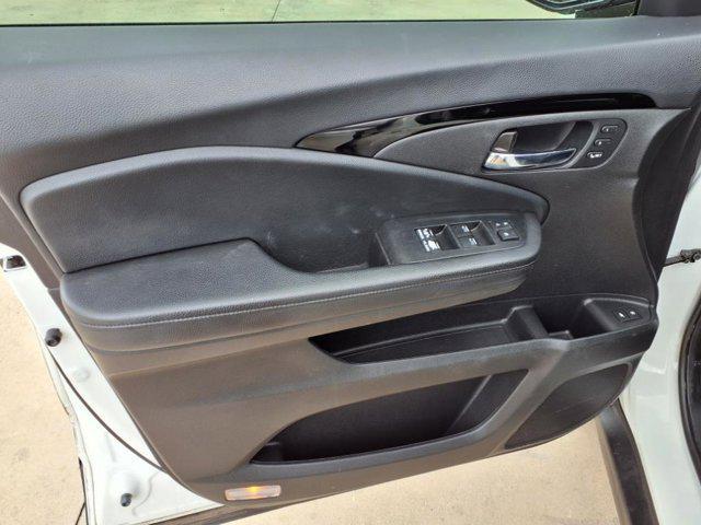 used 2022 Honda Pilot car, priced at $32,982