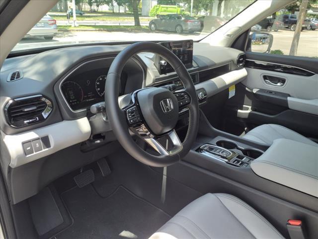new 2025 Honda Pilot car, priced at $48,950