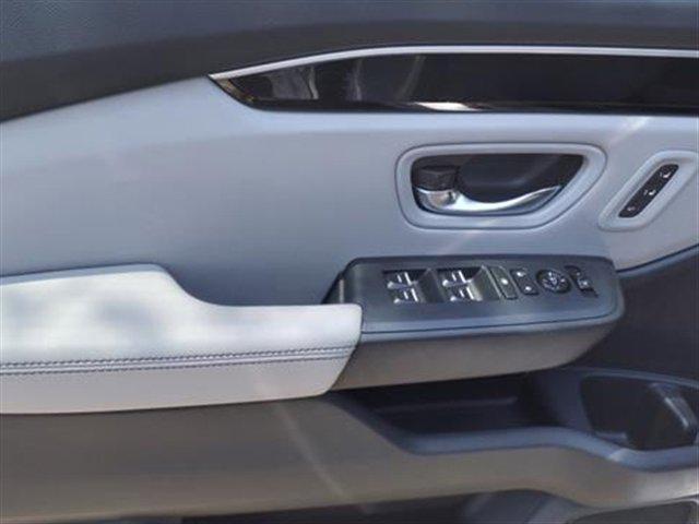 new 2025 Honda Pilot car, priced at $48,950
