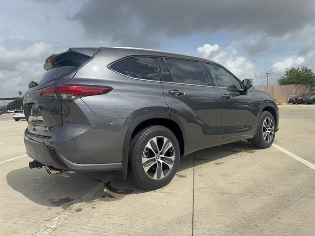 used 2021 Toyota Highlander car, priced at $37,981